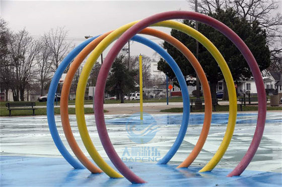 良い価格 子供は公園水リングに吹きかけるおもちゃ、セットとして4部分に水をまく オンライン