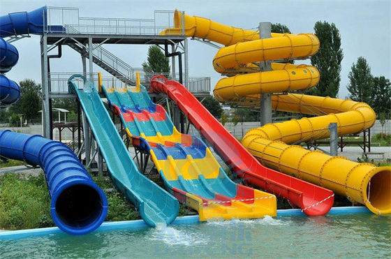 クラヨーヴァのプール水スライドはガラス繊維巨大な水公園のスライドを置く