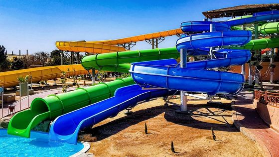 子供のウォーターパーク 遊び場 設備 プール 水遊び スライド