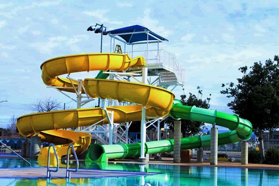 子供 スイミングプール 水遊び スパイラルガラス繊維水スライド 子供向け