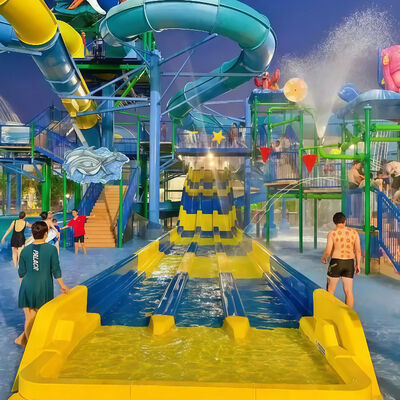 商業用住宅用ファイバーグラスウォータースライド カスタマイズされたカラフルなレーシングスライド ホテルスイミングプール向け2Dデザイン