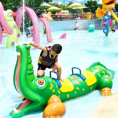 動物と漫画の形のグラスファイバー水遊具ウォーターパークスプラッシュパッド子供用プール
